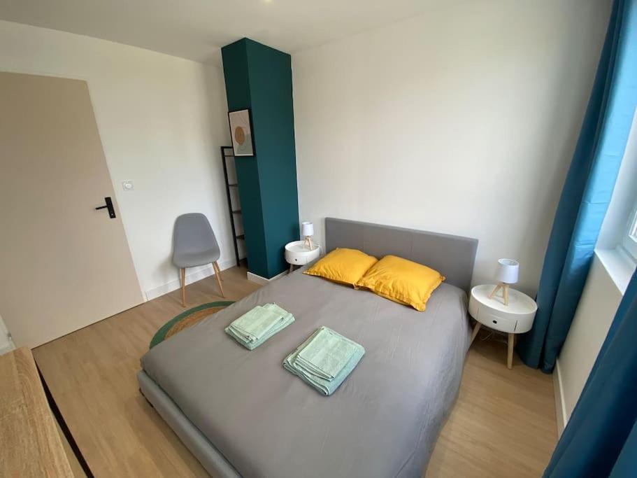 Appartement Familial, 2 Chambres, En Rdc Sur Cour 생-플로랑탱 외부 사진
