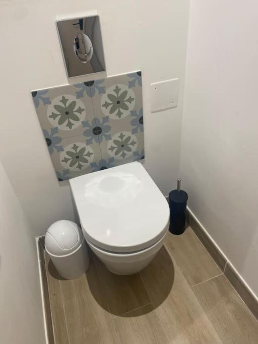 Appartement Familial, 2 Chambres, En Rdc Sur Cour 생-플로랑탱 외부 사진